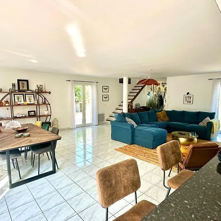 New! Carcassonne Lake, Pool Villa Вилла Каркассон