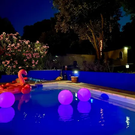& Beach, Pool וילה