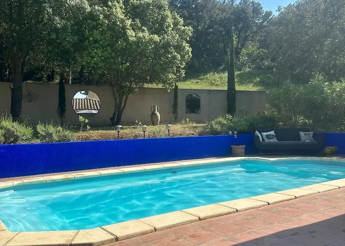 & Beach, Pool Carcassonne